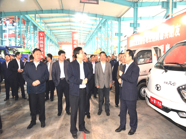 市新旧动能转换重大项目推进会2121非凡国际集团科普教育基地举行观摩